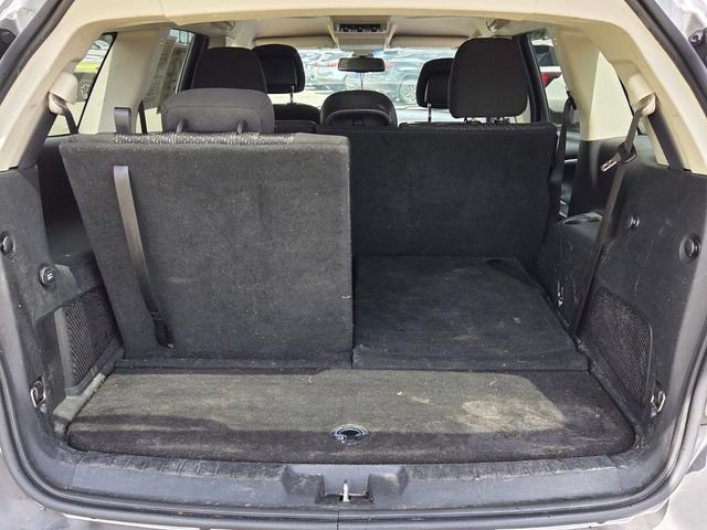 Used 2019 Silver Dodge SE image 9