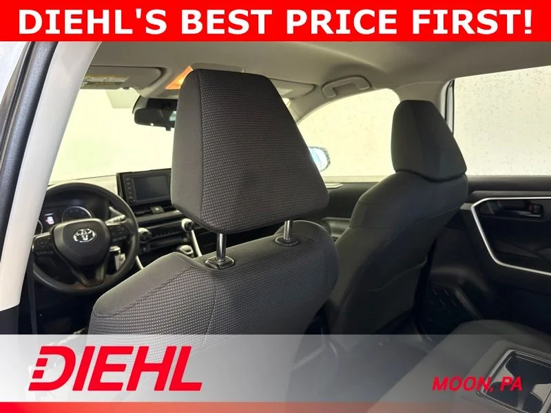Used 2019 Silver Toyota LE image 17