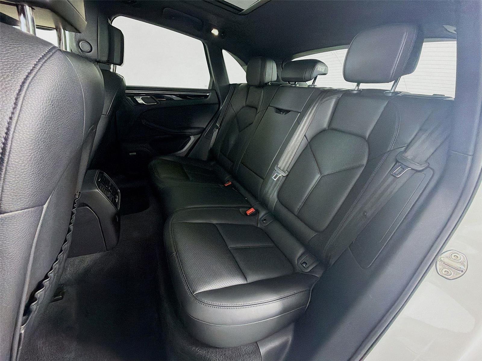 Used 2022 White Porsche  image 20