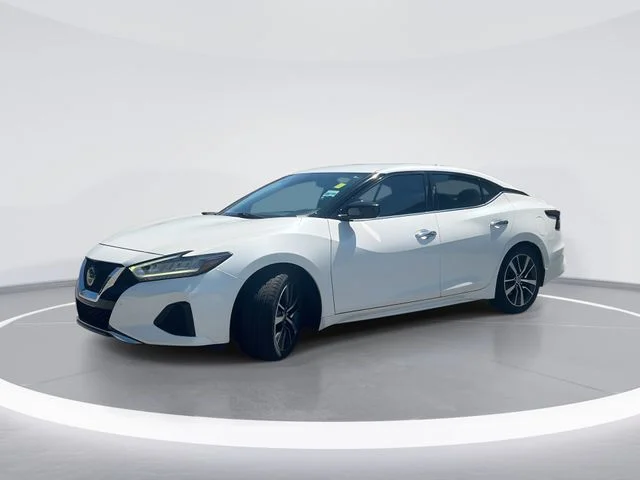 Used 2020 White Nissan 3.5 S image 1