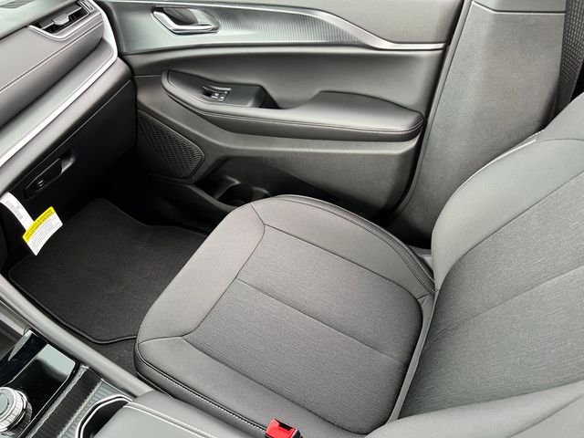 New 2026 Bright White Clear-Coat Exterior Paint Jeep Laredo X image 18