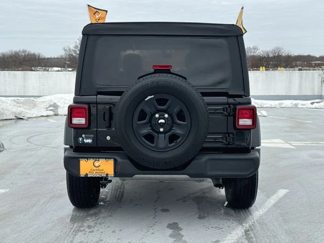Used 2022 Black Jeep Unlimited Sport image 6