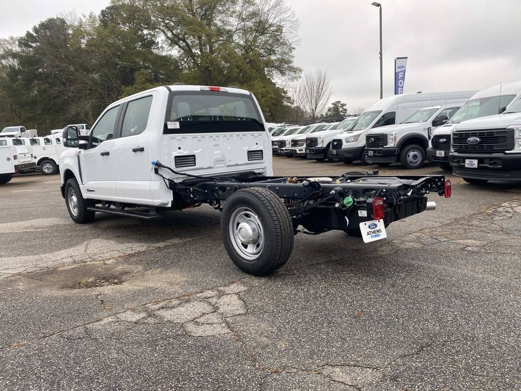 New 2026 Oxford White Ford F-350® XL image 4