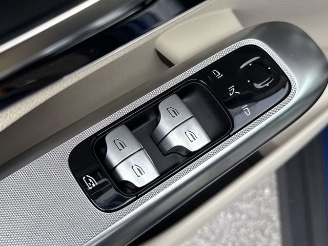 2025 Mercedes-Benz GLC Base - Photo 19