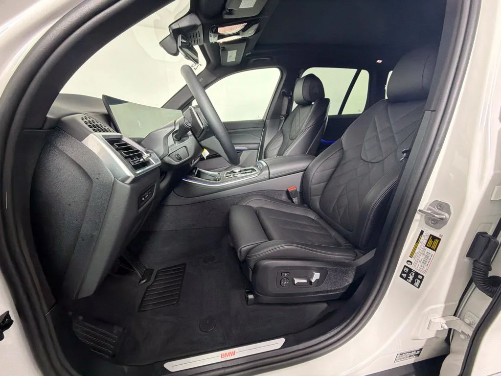 Certified Used 2026 Alpine White BMW xDrive40i image 22