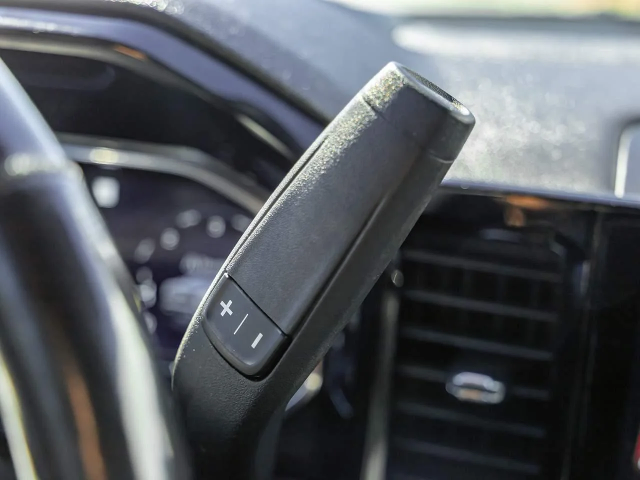 Used 2022 DARK ASH METALLIC Chevrolet LT image 17