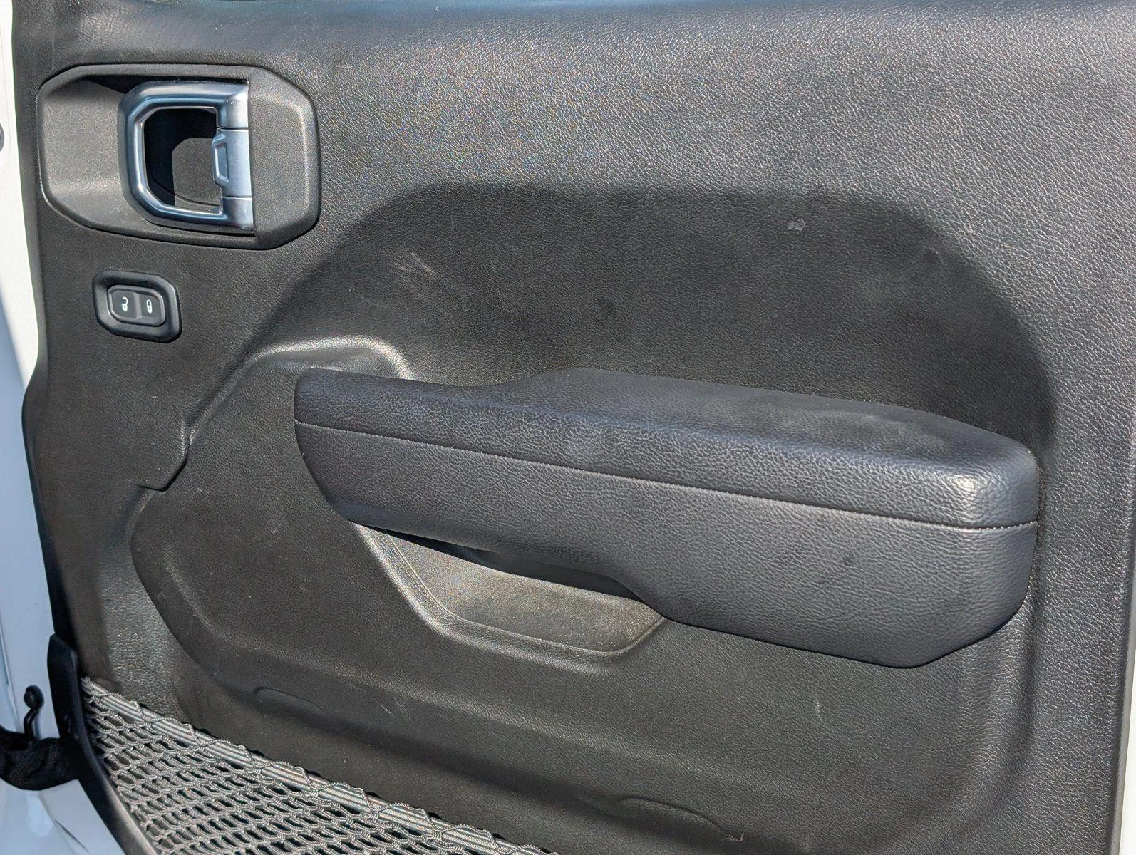 Used 2024 Bright White Clearcoat Jeep Rubicon image 38