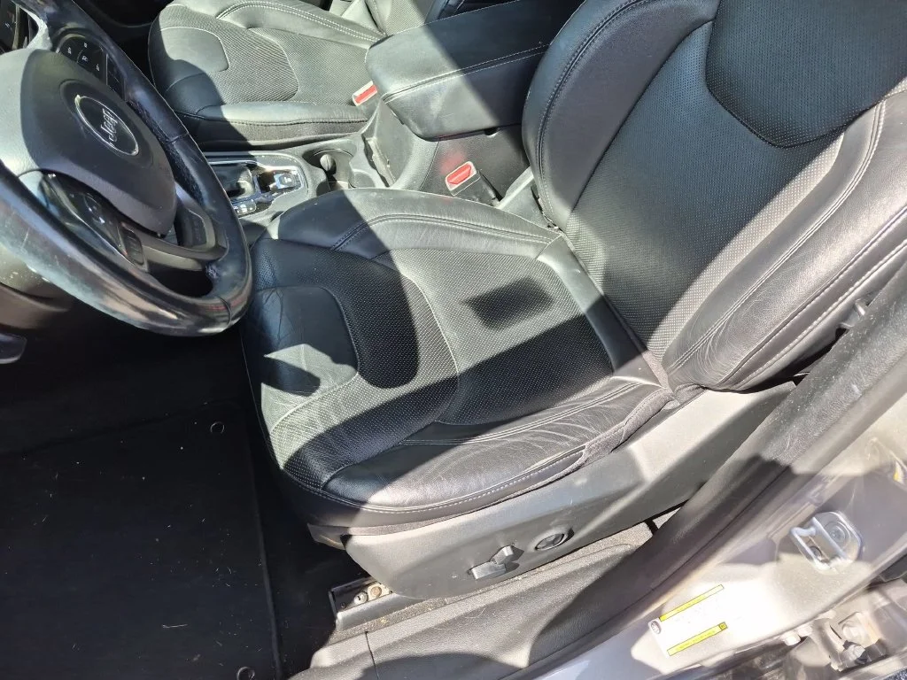 Used 2020 Silver Jeep Limited image 20