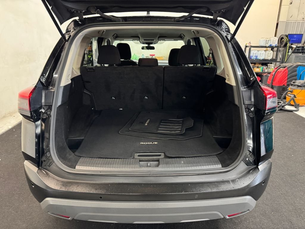 Used 2023 Black Nissan S image 6