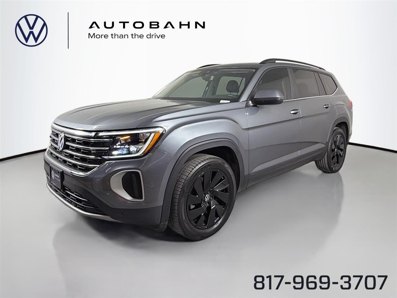 Used 2024  Volkswagen 2.0T SE w/Technology image 1