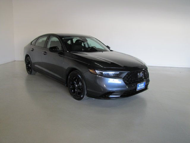 Certified Used 2025 Meteorite Honda SE image 3