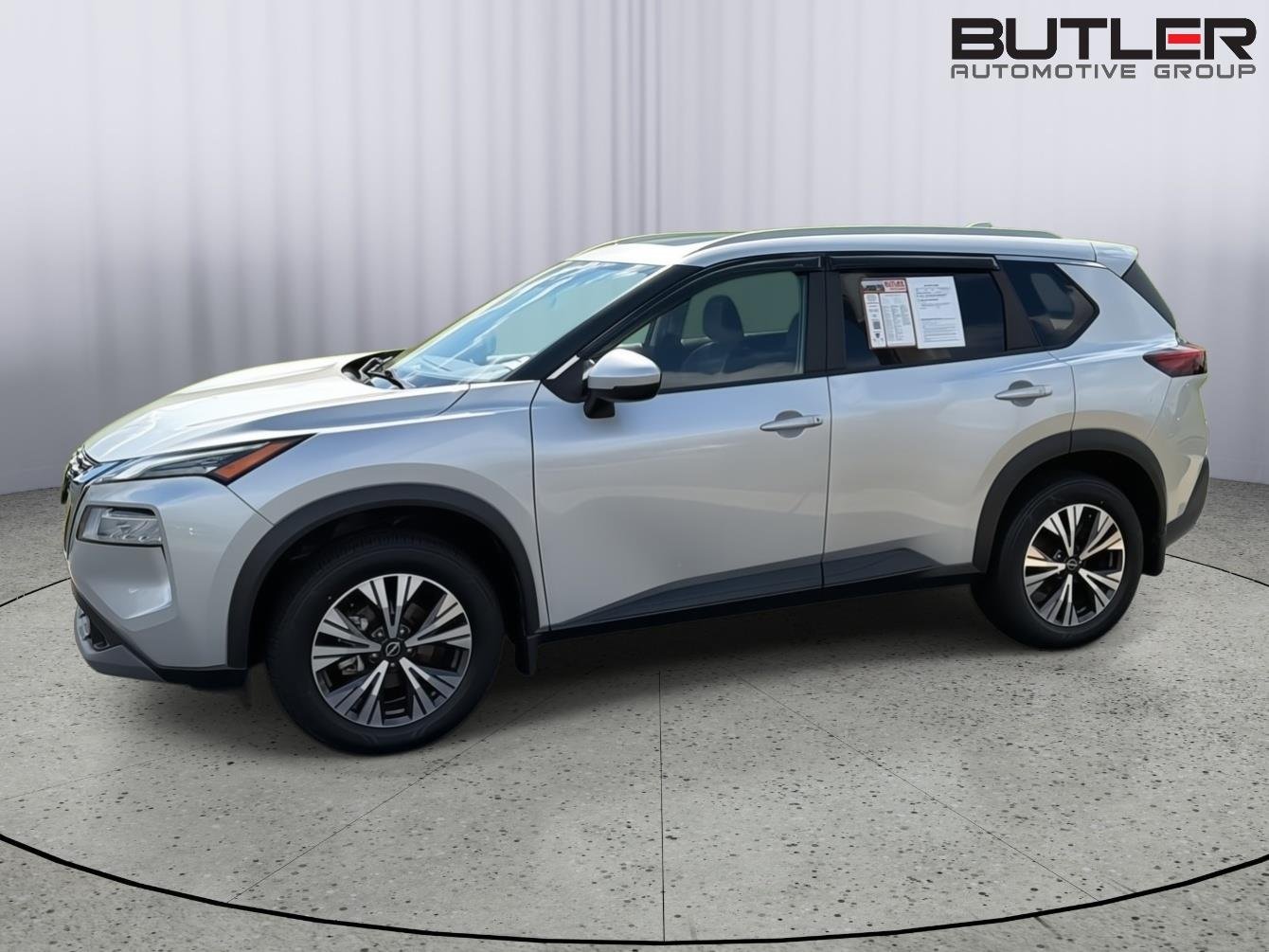 Used 2022 Brilliant Silver Metallic Nissan SV image 3