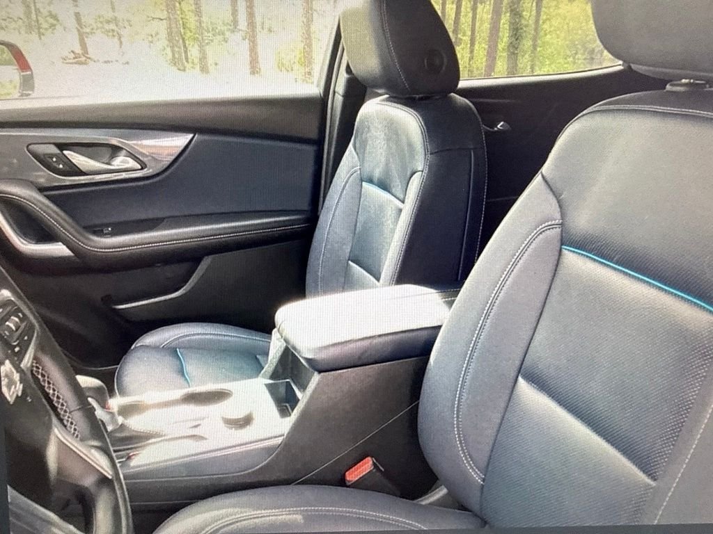 Used 2023 Red Chevrolet RS image 5