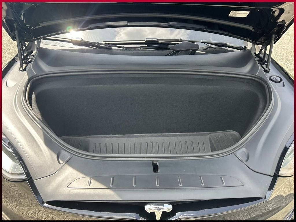 Used 2024  Tesla Base image 14