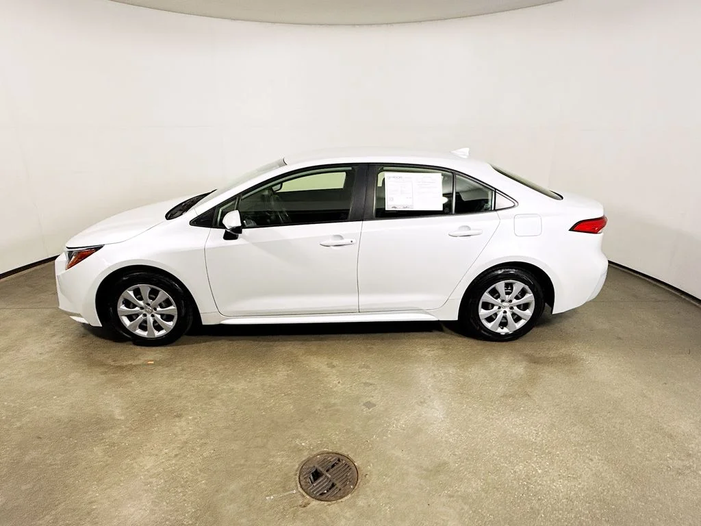 Certified Used 2022 Wind Chill Pearl Toyota LE image 4