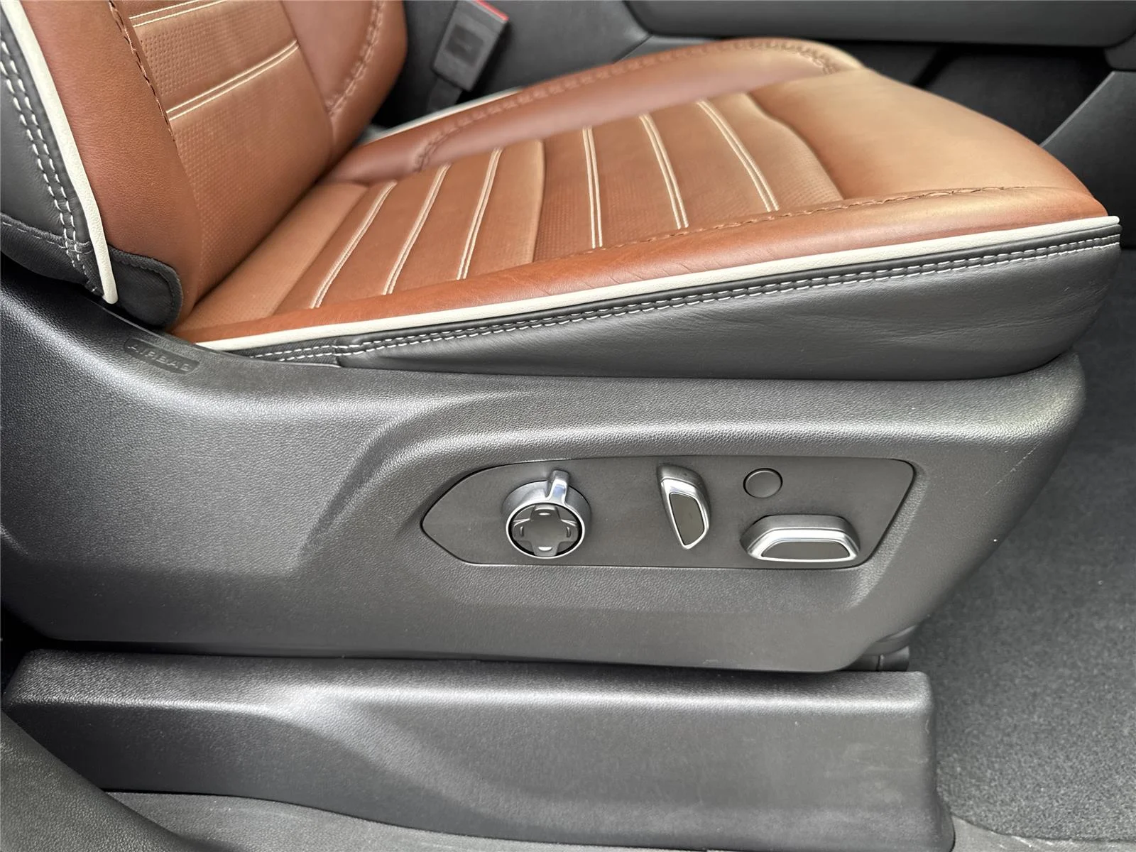 Used 2024 Sterling Metallic GMC Denali Ultimate image 40
