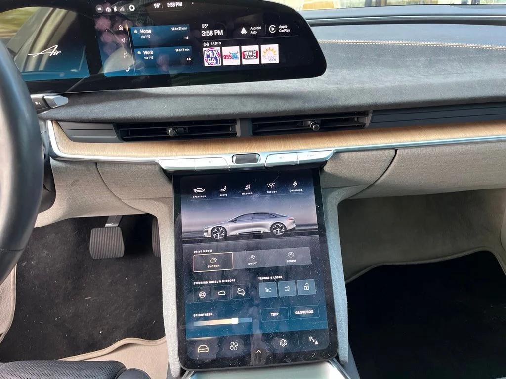 Used 2022  Lucid Grand Touring image 9