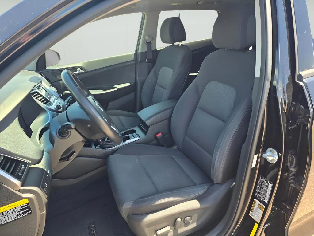 Used 2017 Black Noir Pearl Hyundai Night image 11