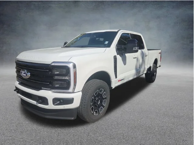 New 2027 Star White Metallic Tri-Coat Ford F-250® Platinum® image 3