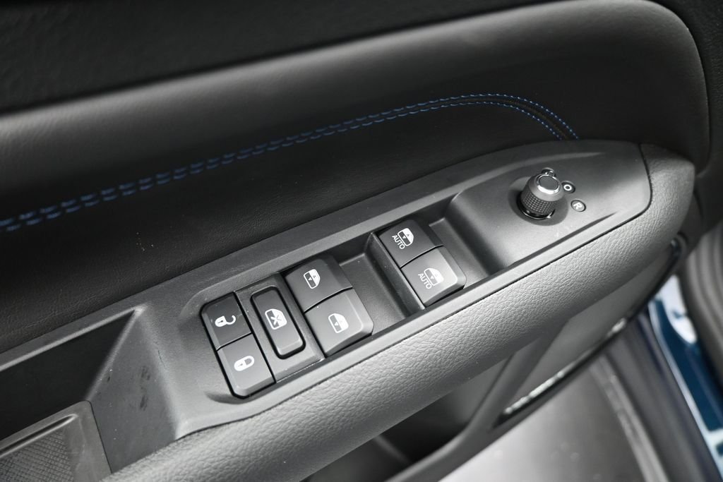 New 2026 Fathom Blue Pearl Coat Jeep Latitude image 13