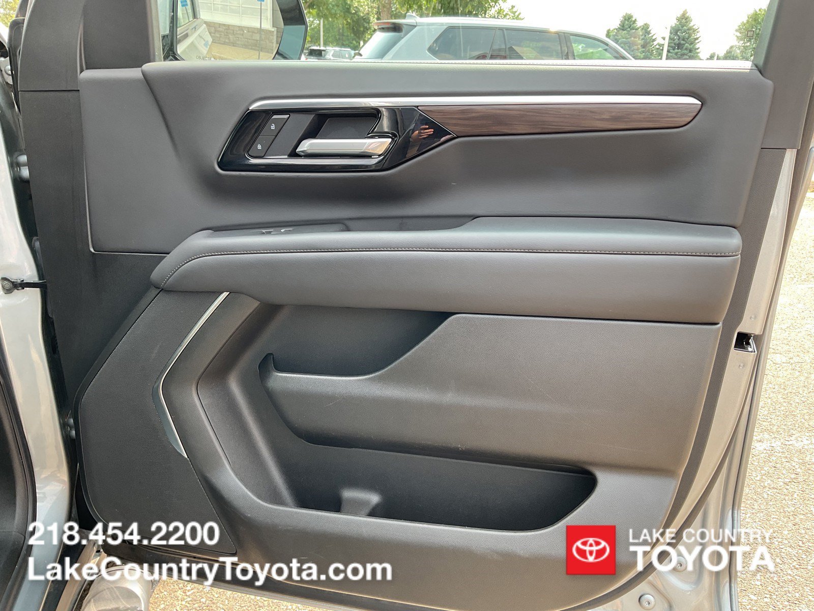 Used 2025 Gray Chevrolet Z71 image 13