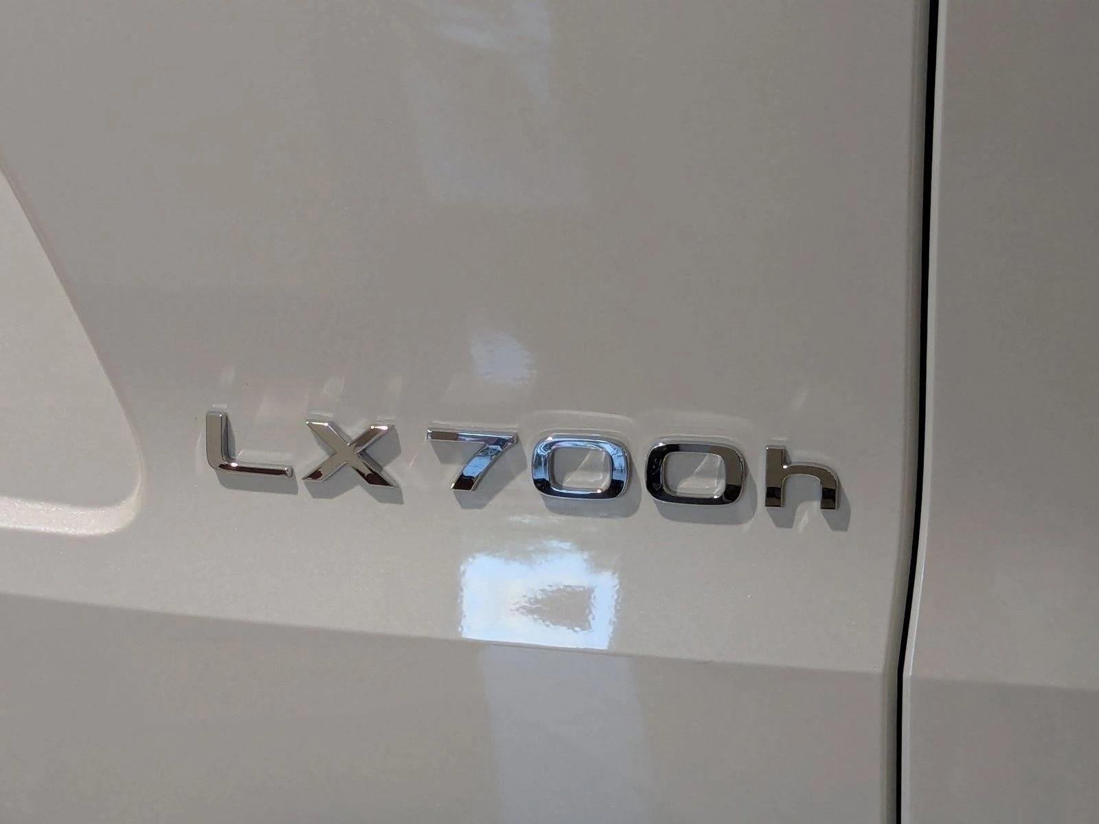 2026 Lexus LX 700h Luxury - Photo 13