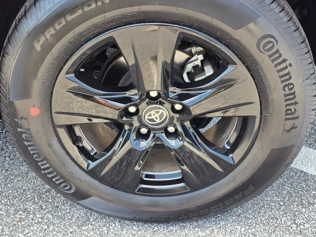 Used 2021 Gray Toyota XLE image 11