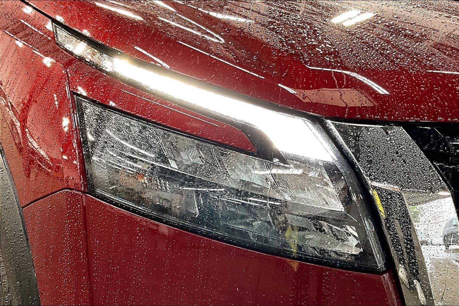 Used 2025 Scarlet Ember Tintcoat Nissan Platinum image 28