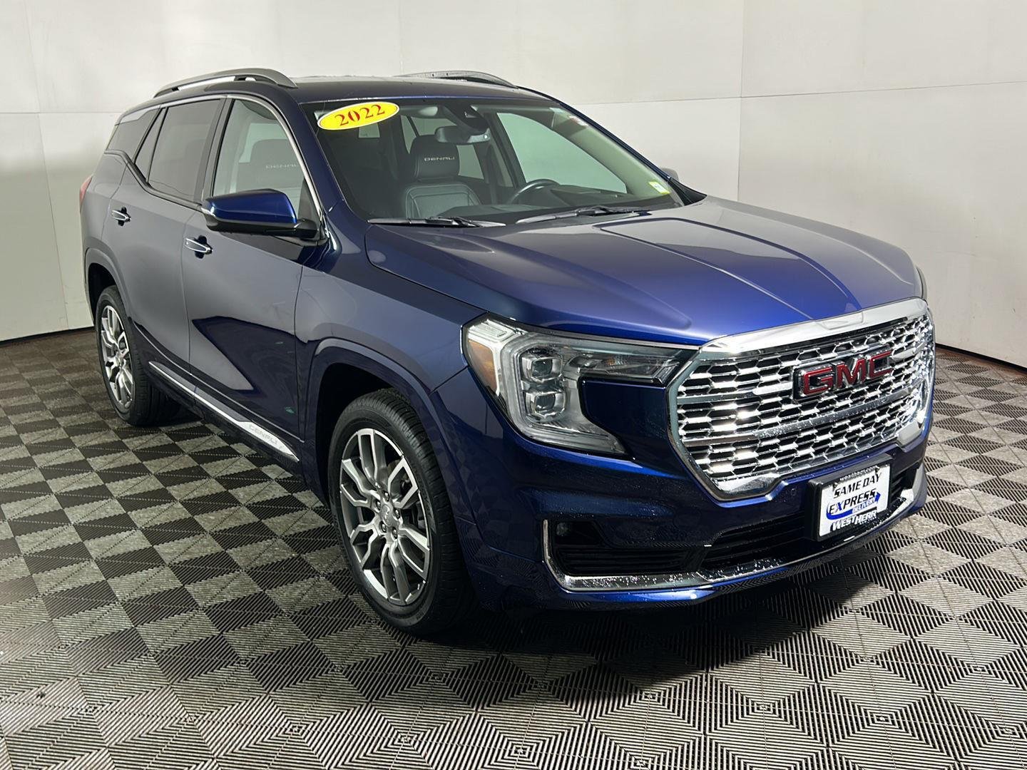 Used 2022 Marine Metallic GMC Denali image 4