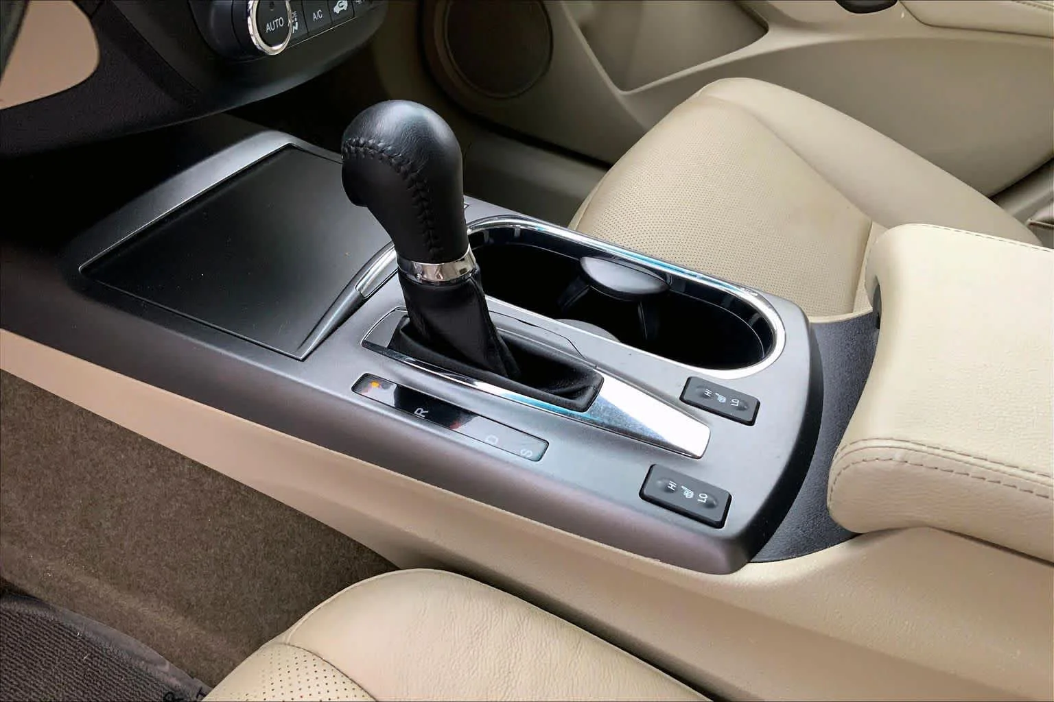 Used 2015 White Diamond Pearl Acura  image 15