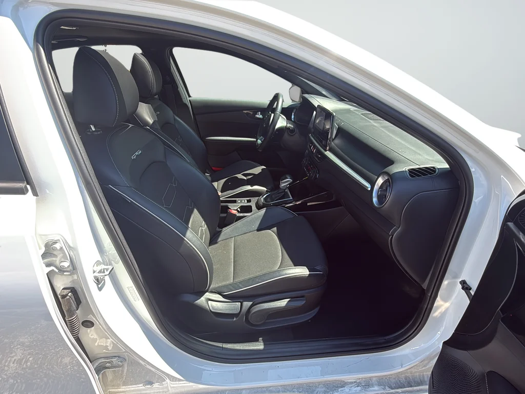 Certified Used 2023 White Kia GT-Line image 9