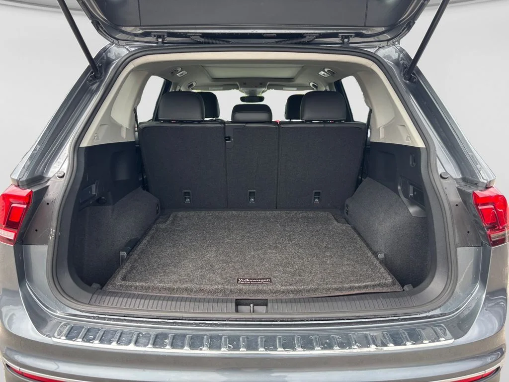 Used 2023 Gray Volkswagen 2.0T SE image 19