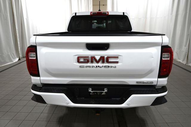 Used 2024 White GMC Elevation image 12