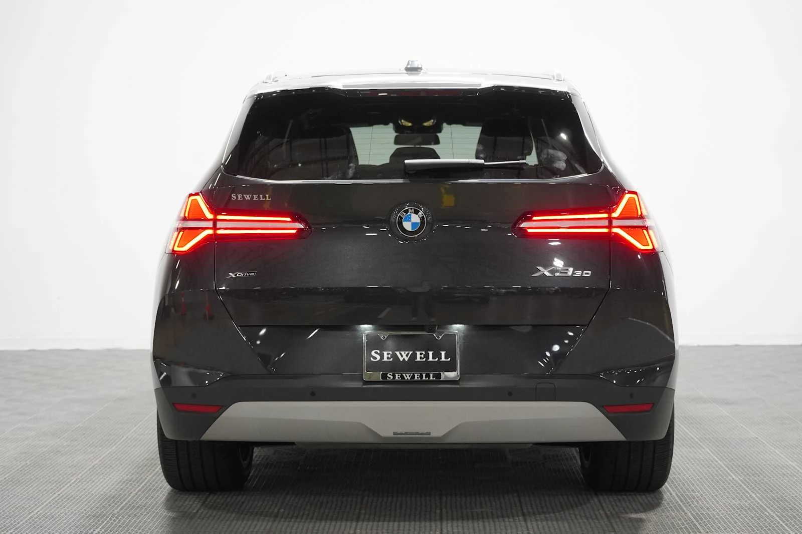 Used 2025 Dark Graphite Metallic BMW 30 xDrive image 4