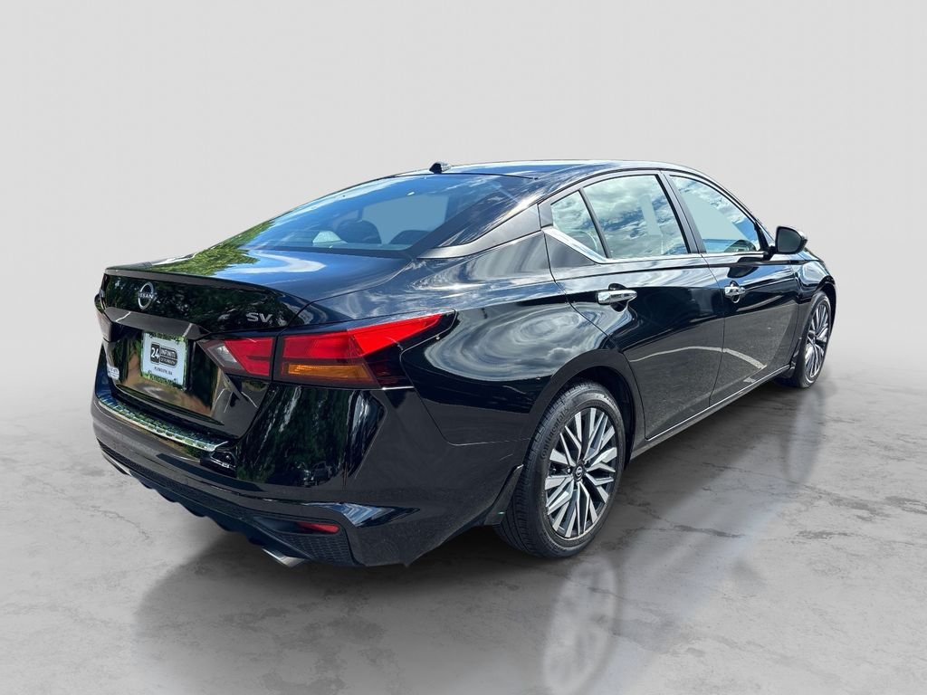 Used 2023 Black Nissan 2.5 SV image 5