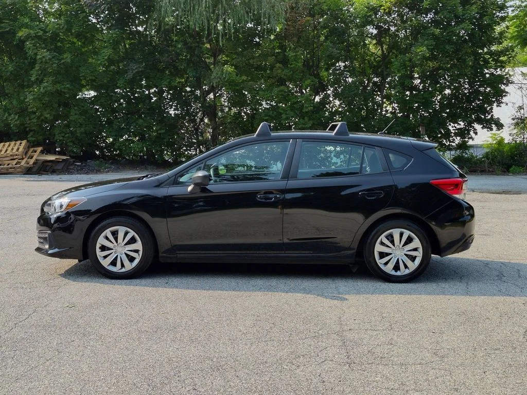 Used 2023 Black Subaru Base image 8