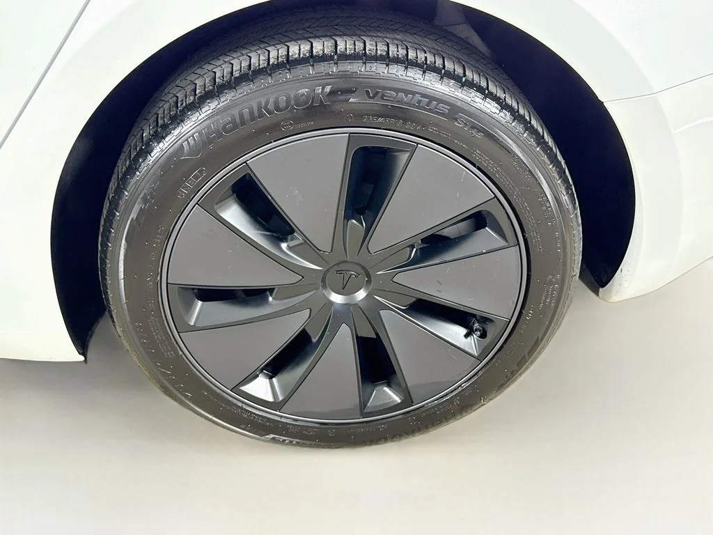 Used 2025 White Tesla Long Range image 31