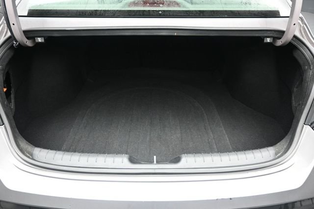 Used 2025 Silver Hyundai SEL Convenience image 10