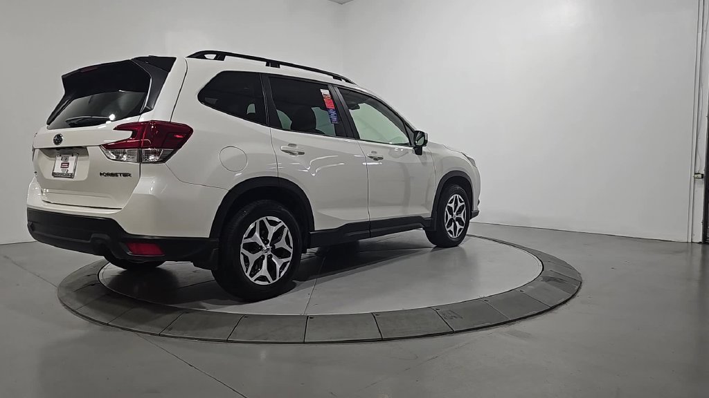Certified Used 2024 White Subaru Premium image 5