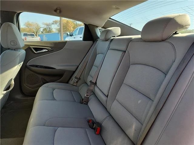 Used 2025 Blue Chevrolet 1LT image 9