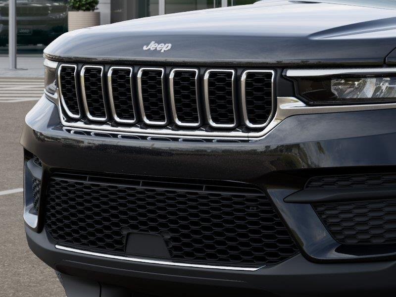 New 2026 Diamond Black Crystal Pearl-Coat Exterior Paint Jeep Laredo X image 11