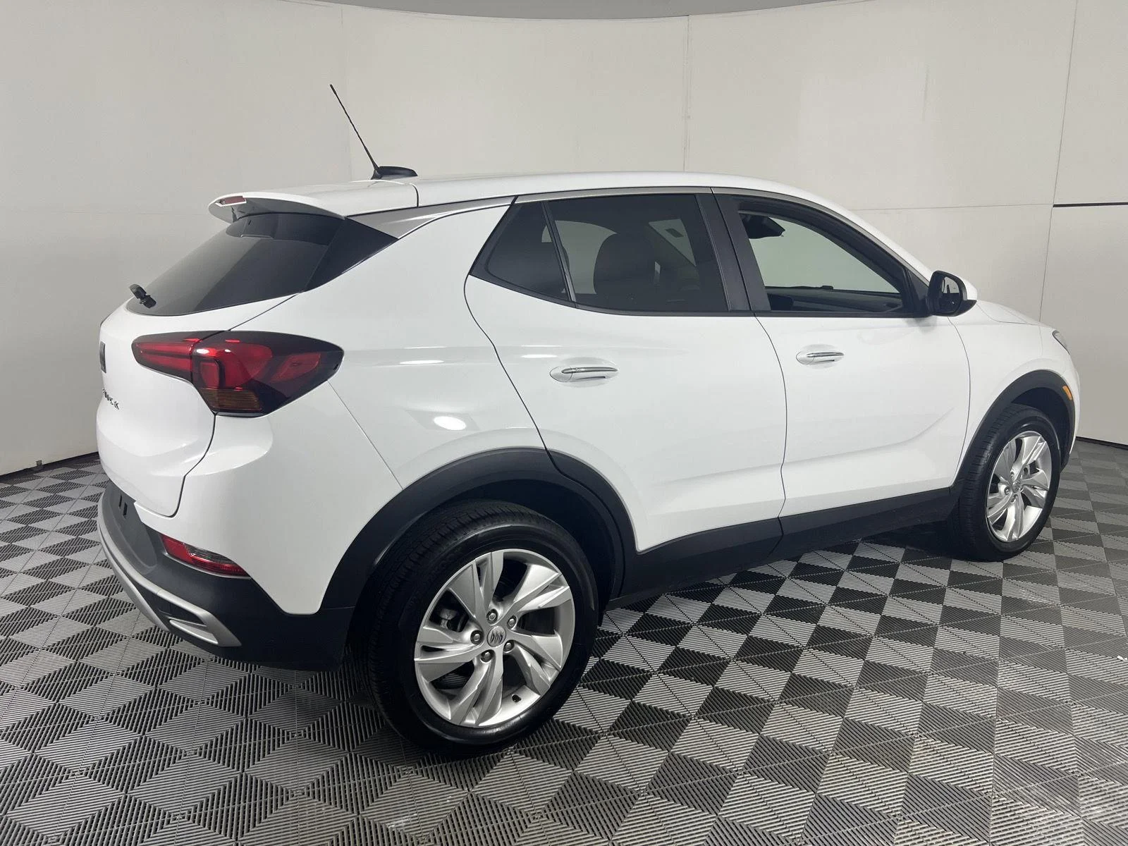Used 2026 Summit White Buick Preferred image 10