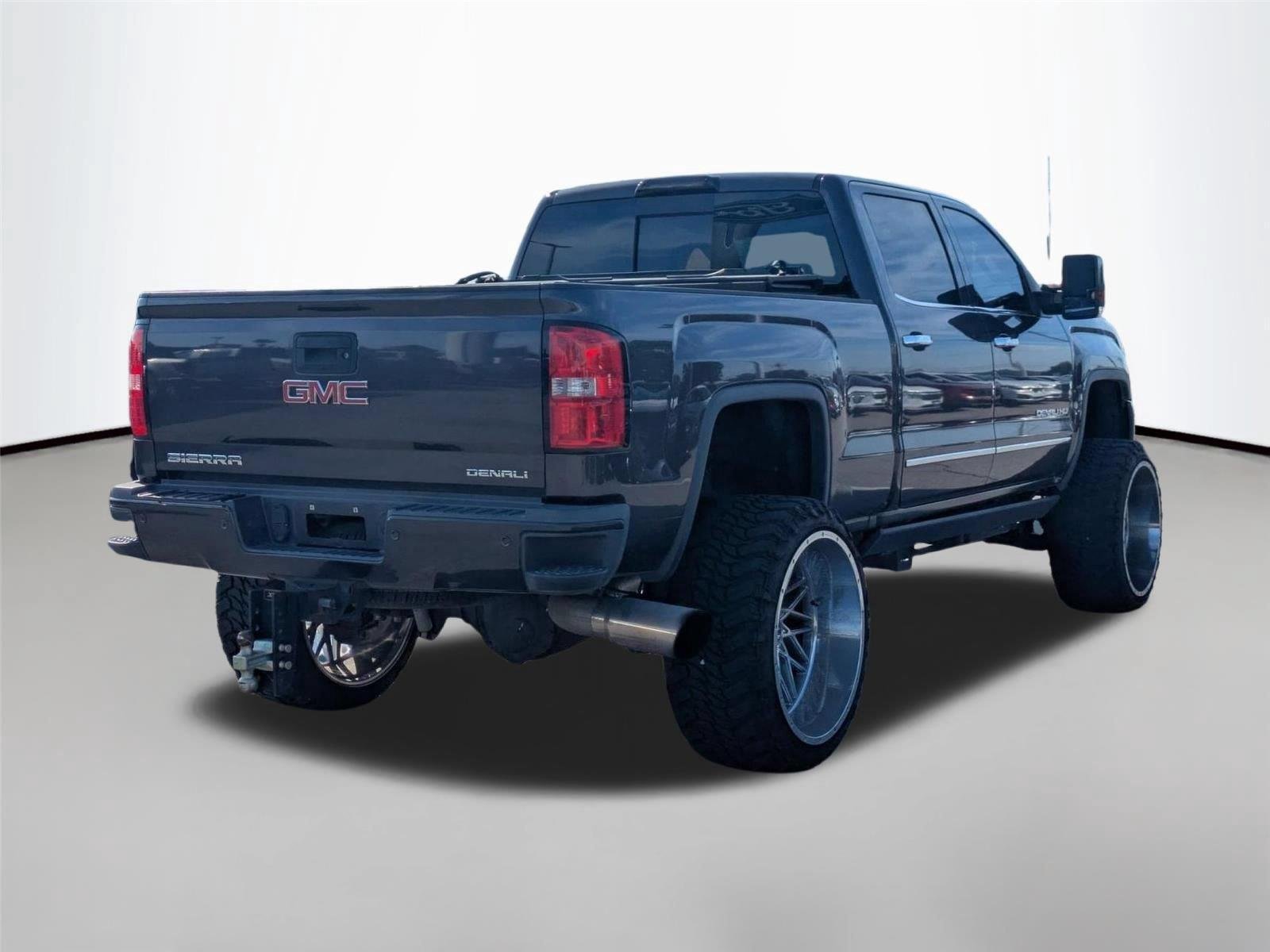 Used 2016 Iridium Metallic GMC Denali image 5
