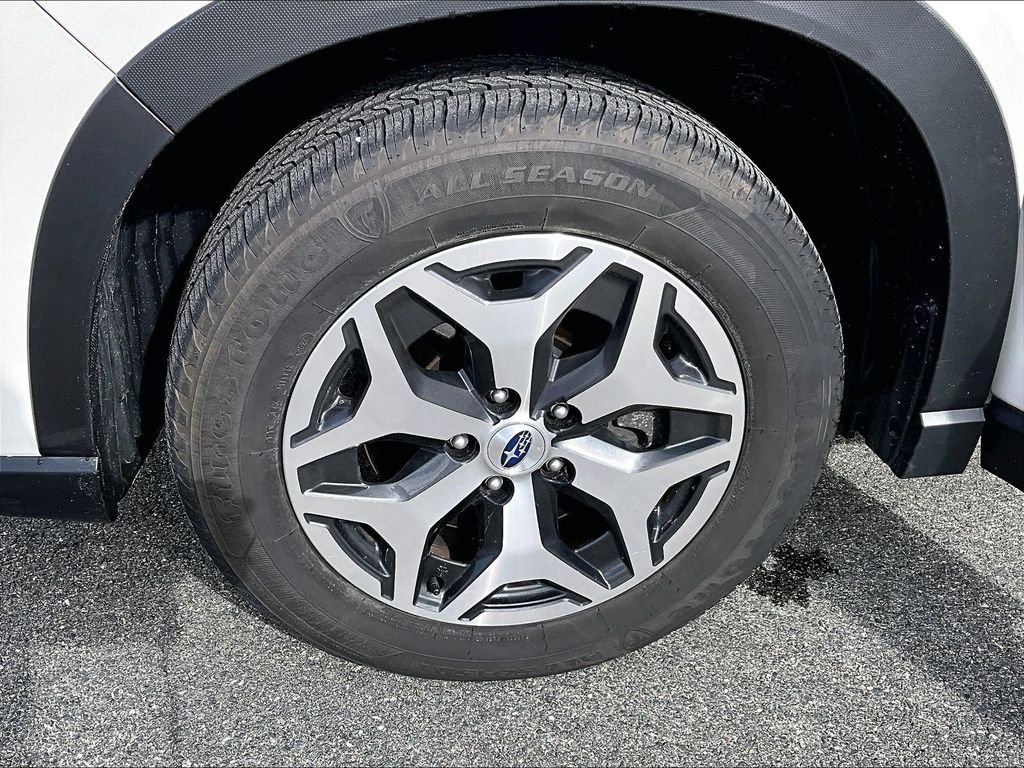 Used 2023 Crystal White Pearl Subaru Premium image 7