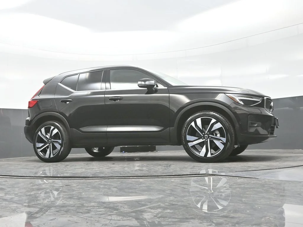 Certified Used 2025 Onyx Black Volvo Plus image 30
