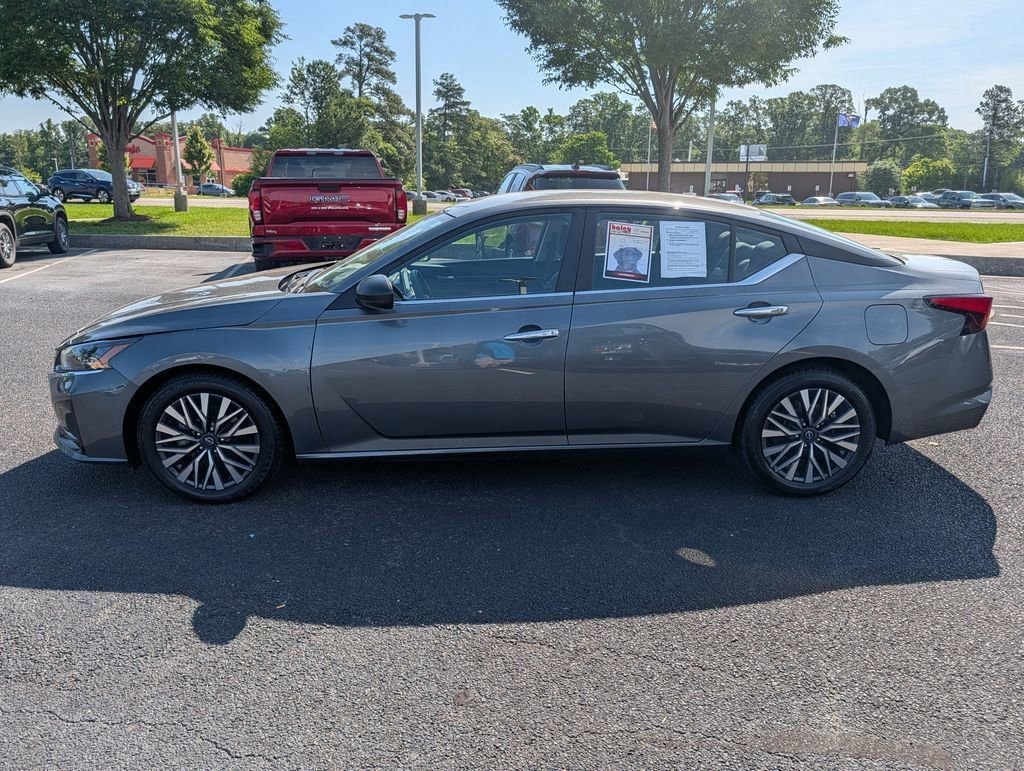 Used 2025 Gray Nissan 2.5 SV image 5