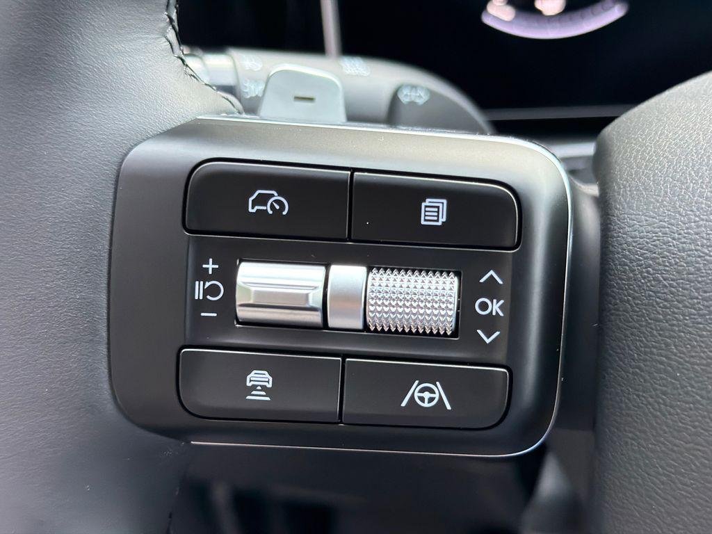 New 2027 Gray Hyundai SEL FWD image 25