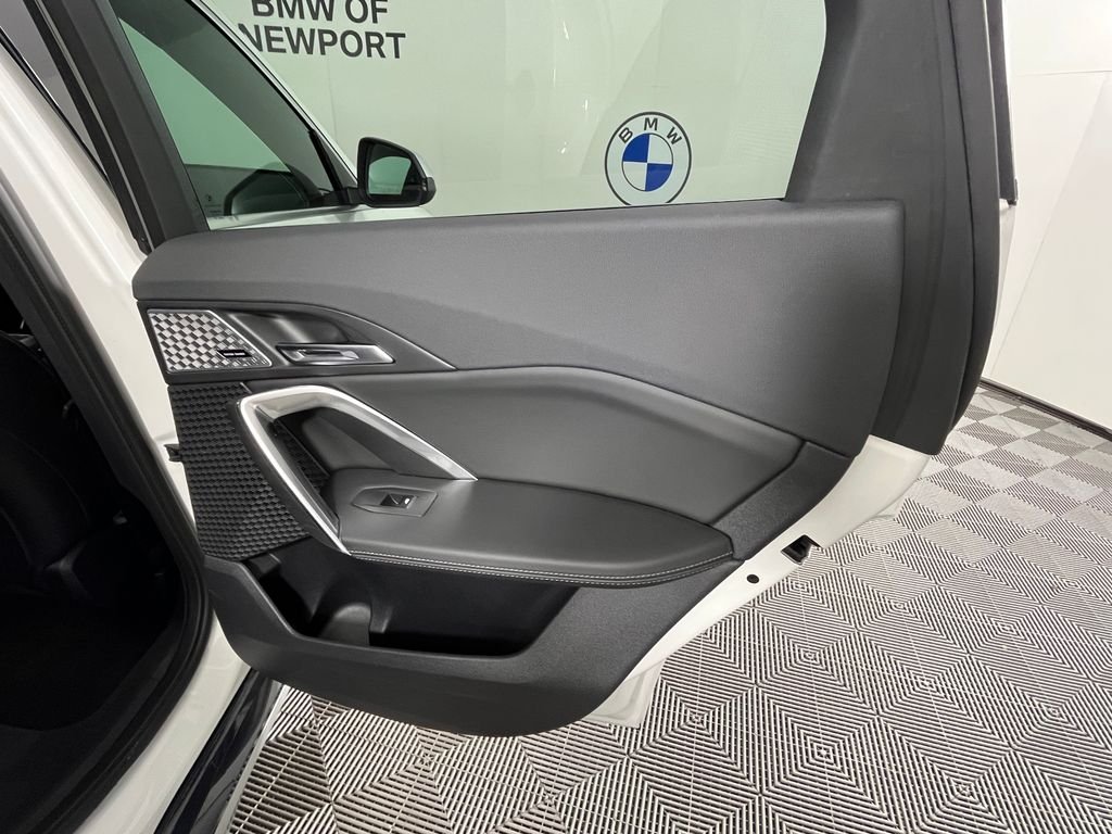 Used 2024 White BMW xDrive28i image 25