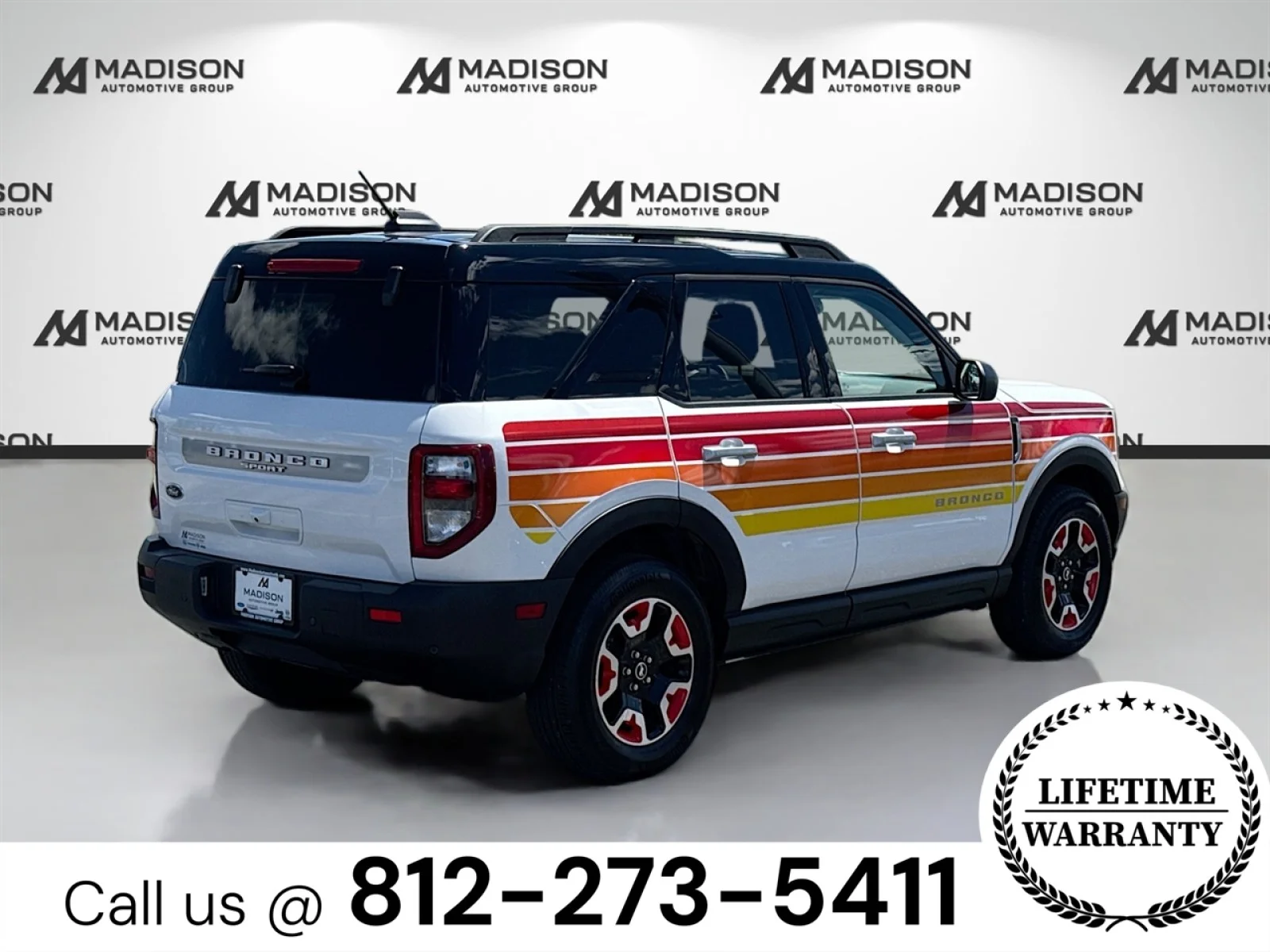 Used 2025 Oxford White Clearcoat Ford Free Wheeling image 5