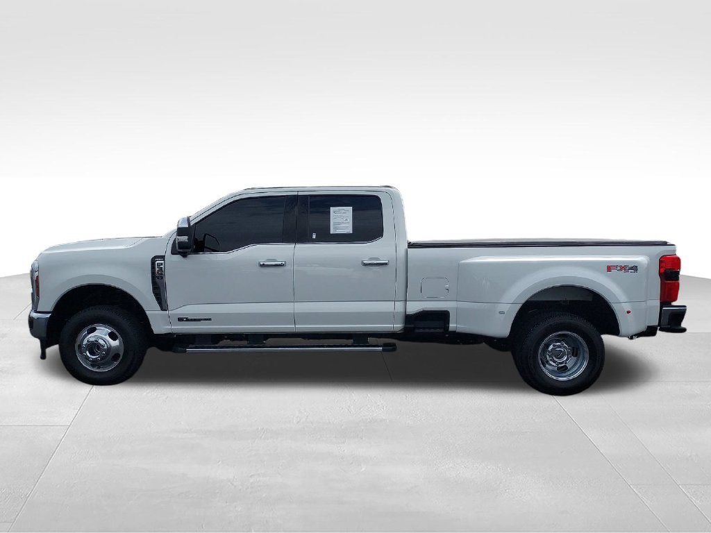 Used 2025 White Ford Lariat image 2